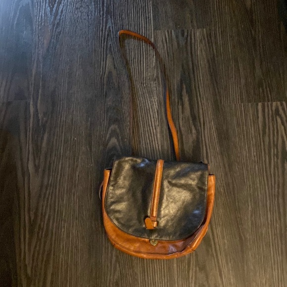 🍍FOSSIL CROSSBODY🍍F-1 - Picture 1 of 4